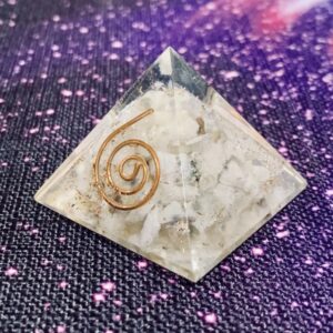 Pirâmide Orgonite Pedra Lua