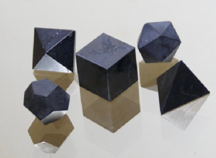 Sólidos Platónicos Shungite