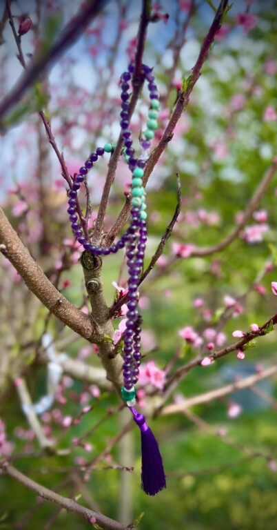 Japamala de ametista, turquesa e quartzo. 44cm